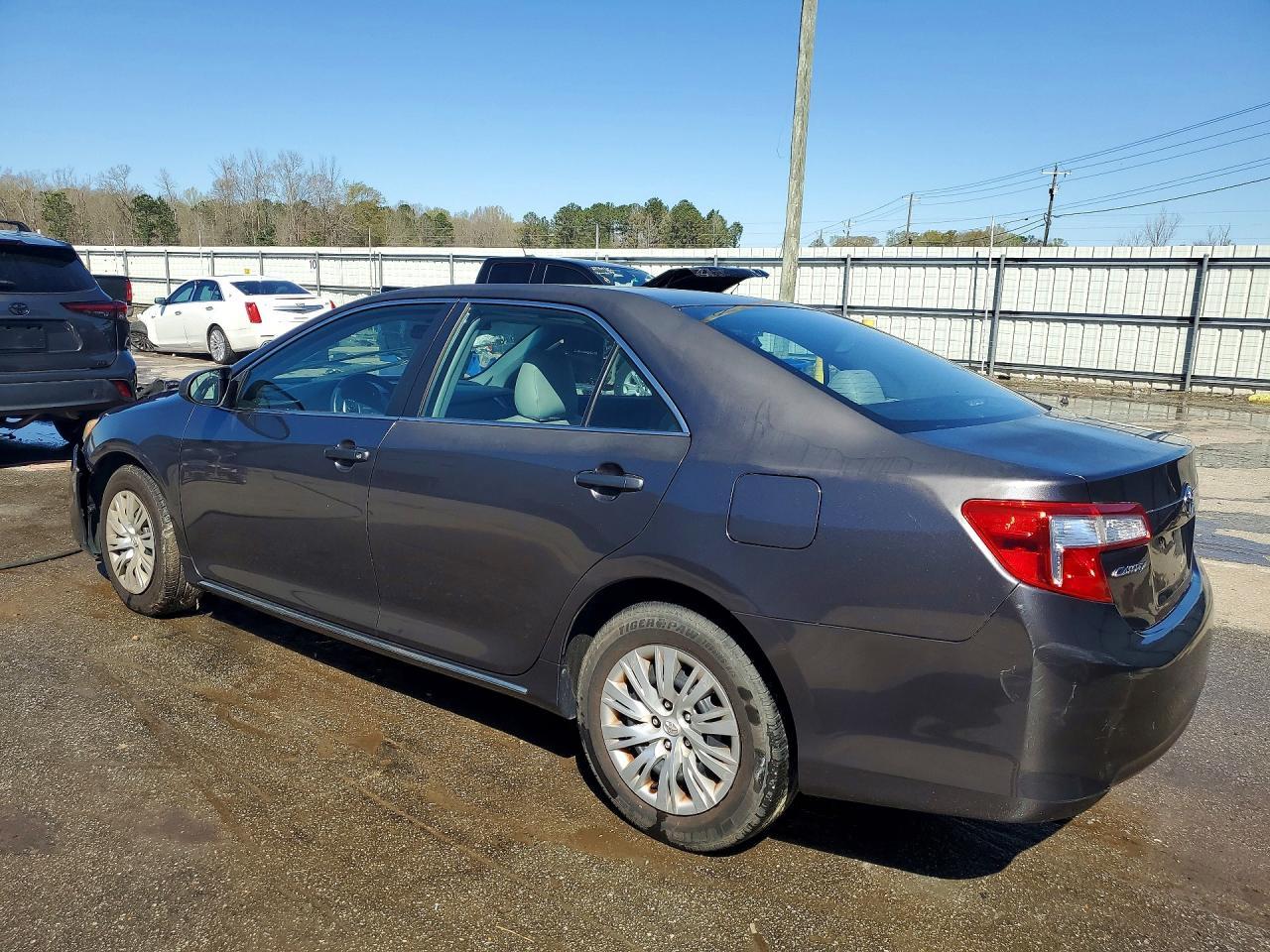 2014 TOYOTA CAMRY