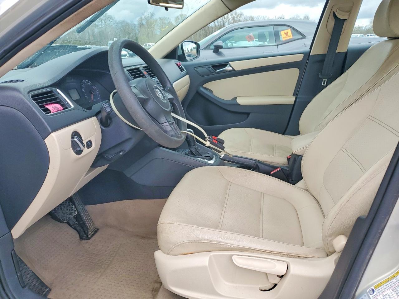 2011 VOLKSWAGEN JETTA