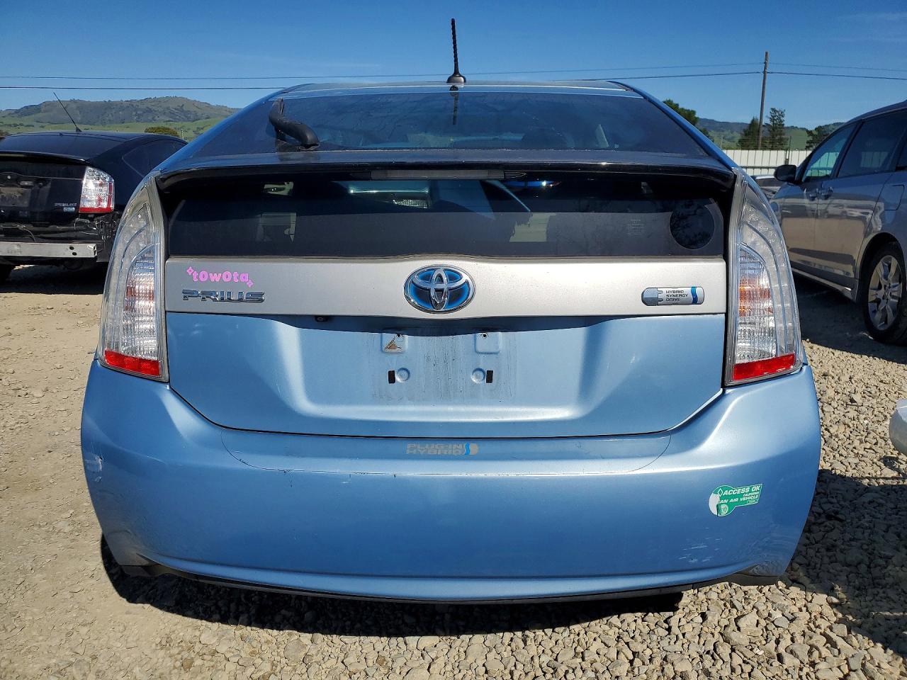 2014 TOYOTA Prius Plug-In