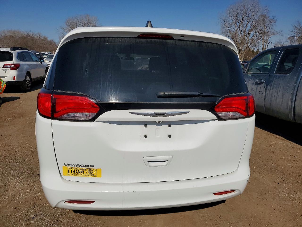 2022 CHRYSLER Voyager