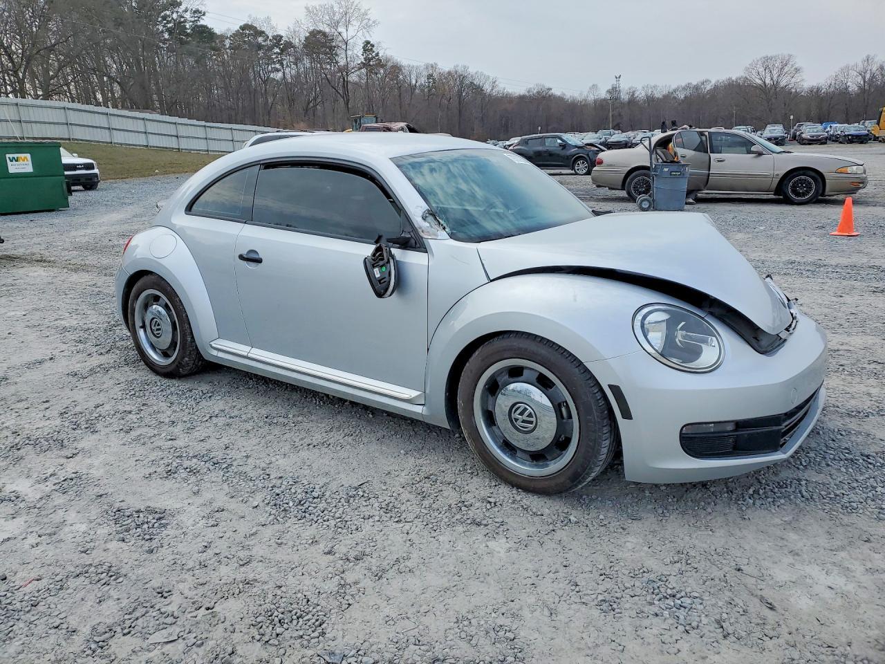 2015 VOLKSWAGEN Beetle