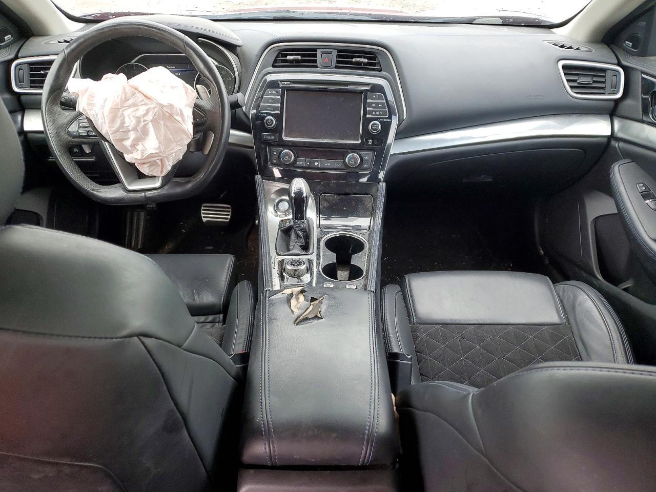2017 NISSAN Maxima
