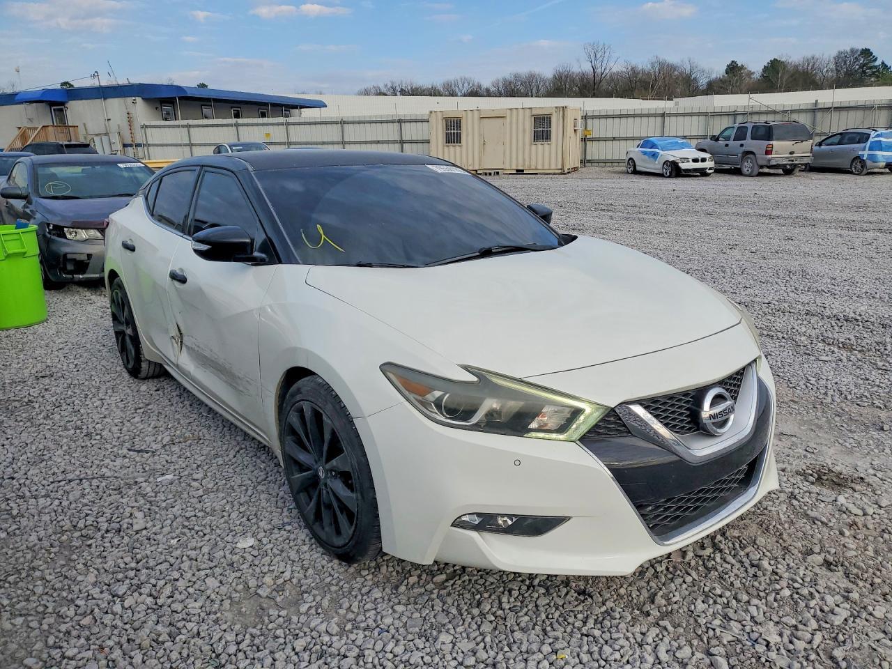 2017 NISSAN Maxima