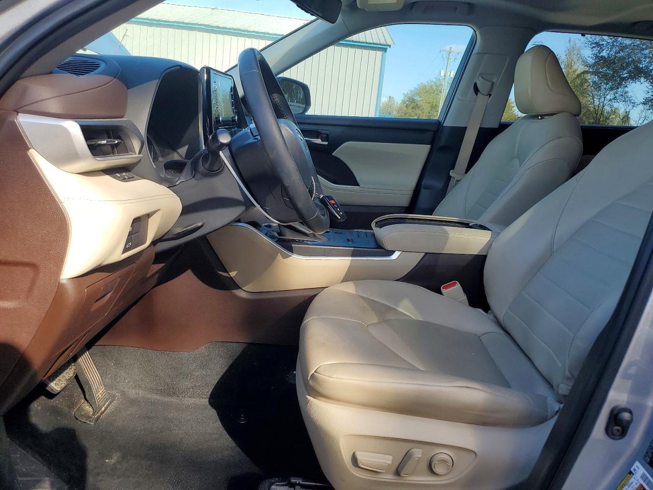 2022 TOYOTA HIGHLANDER