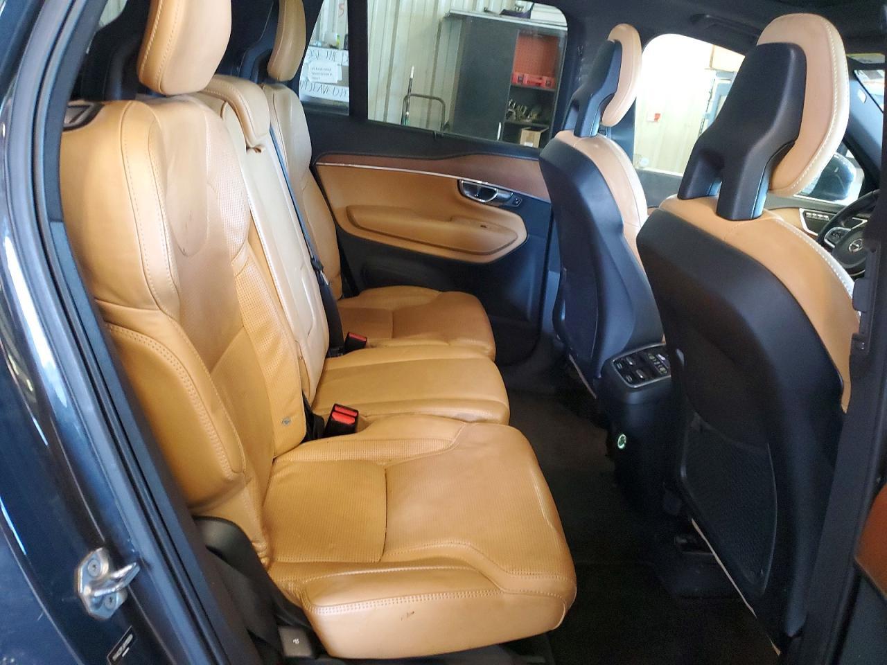 2017 VOLVO XC90