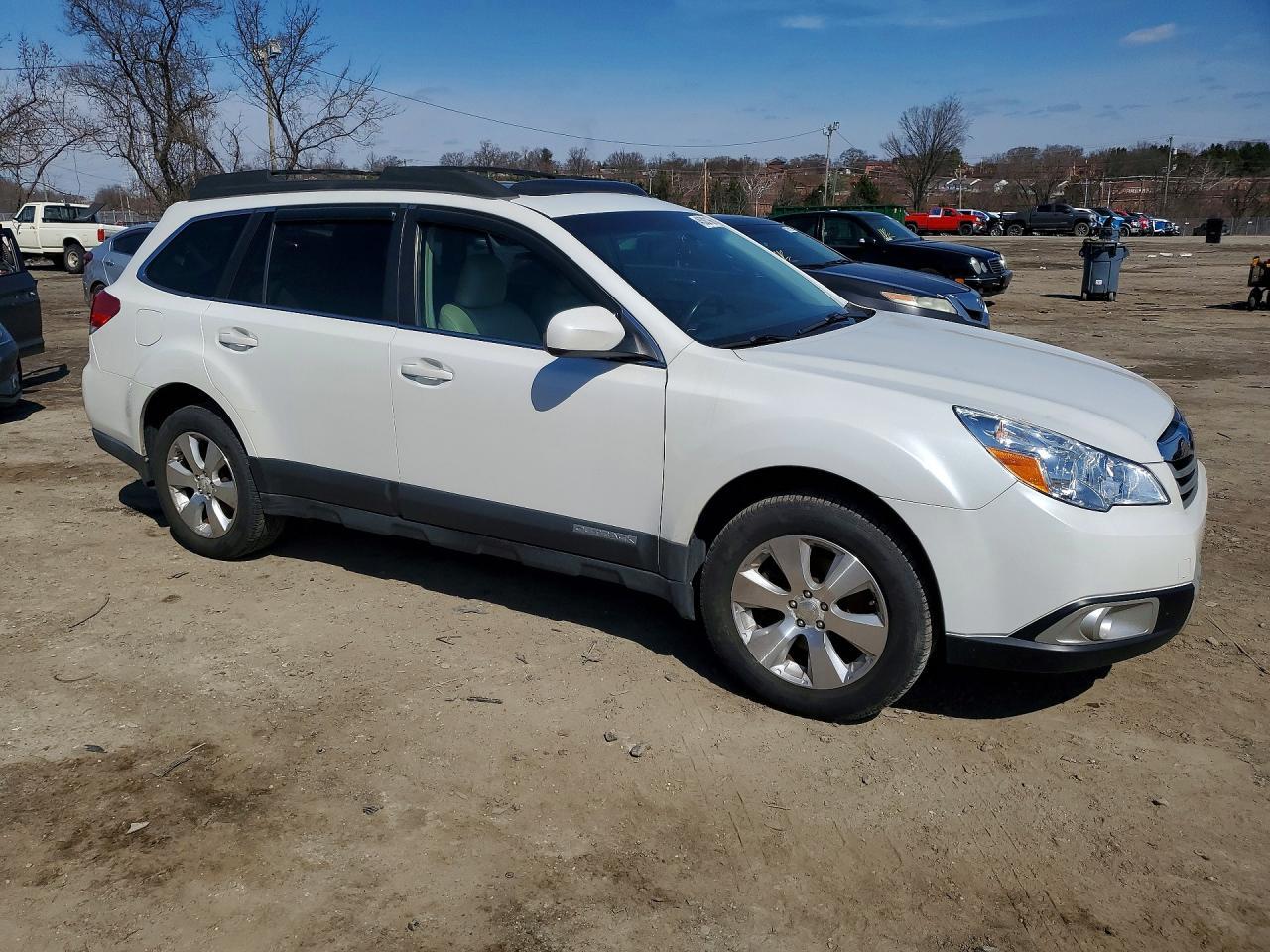 2010 SUBARU Outback