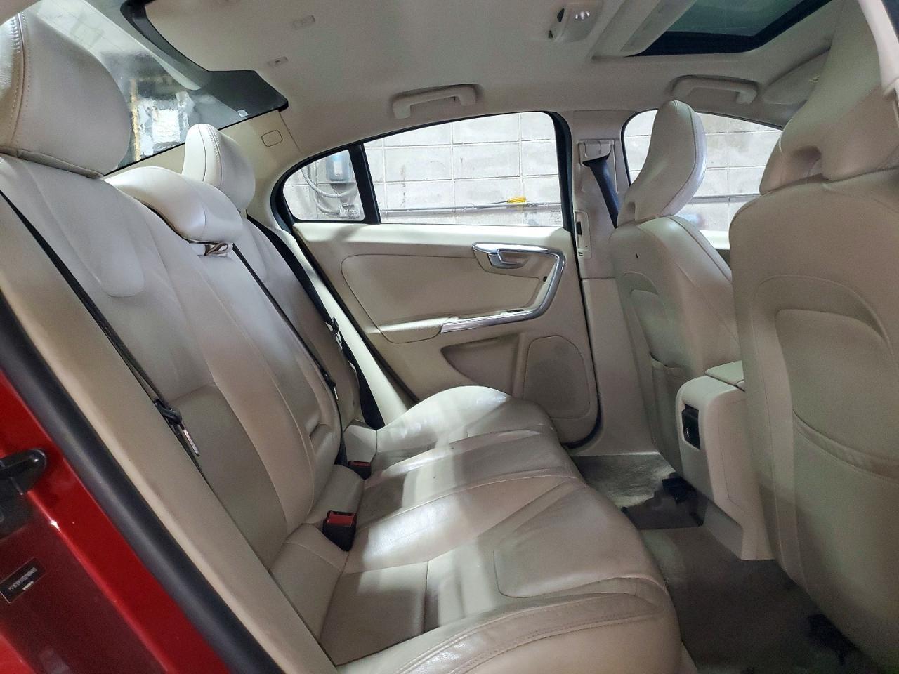 2013 VOLVO S60