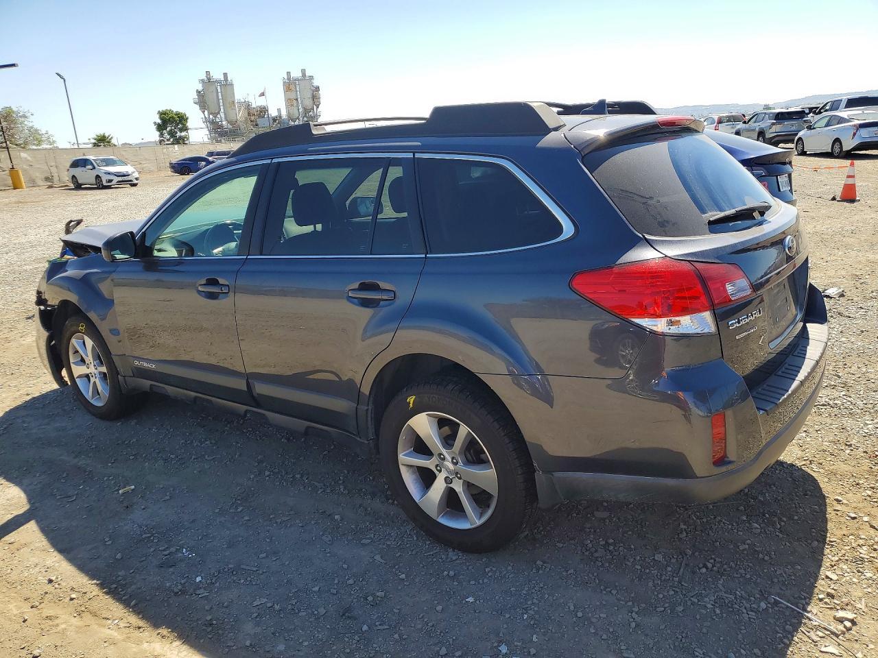 2013 SUBARU Outback