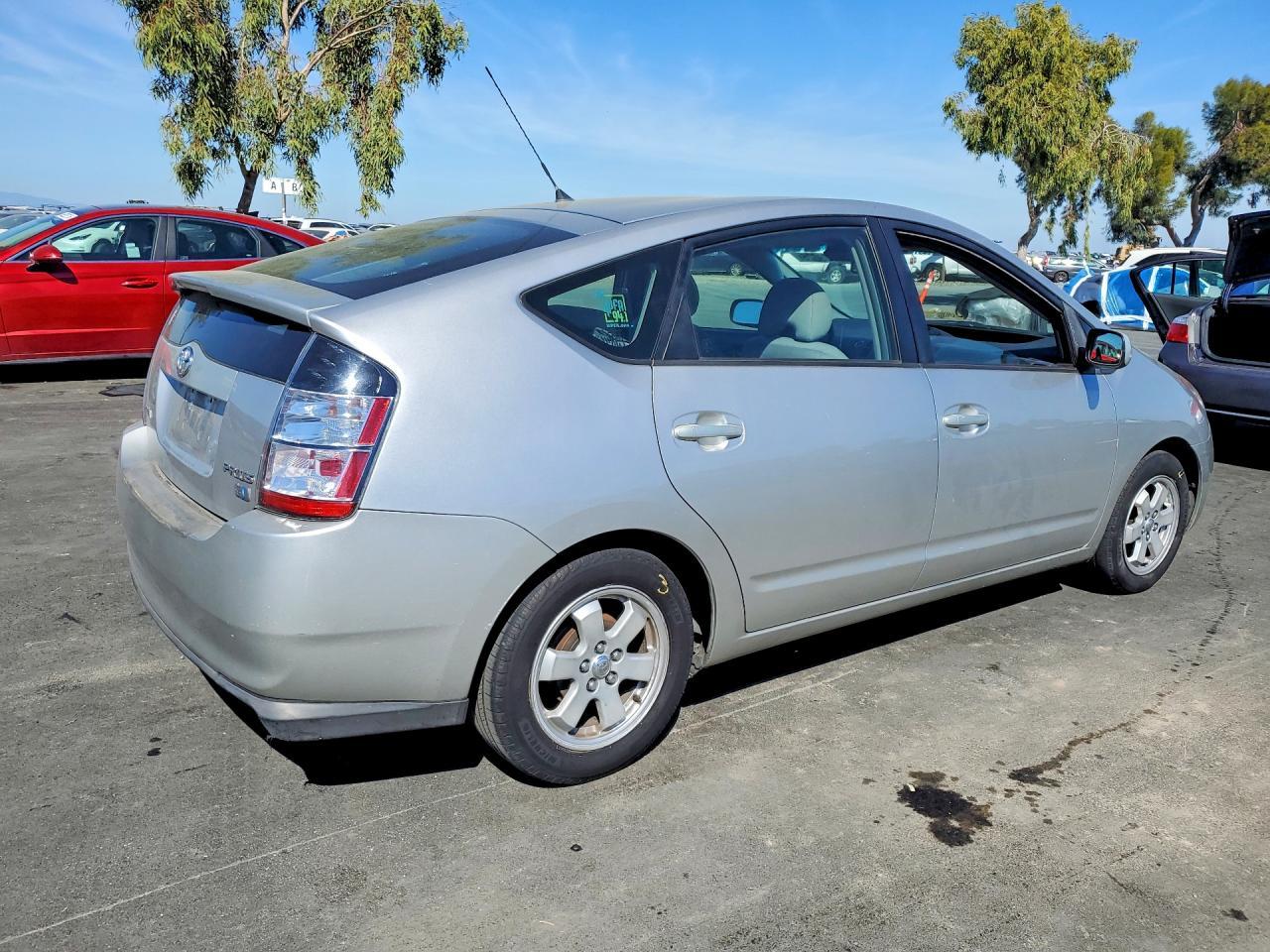 2004 TOYOTA PRIUS