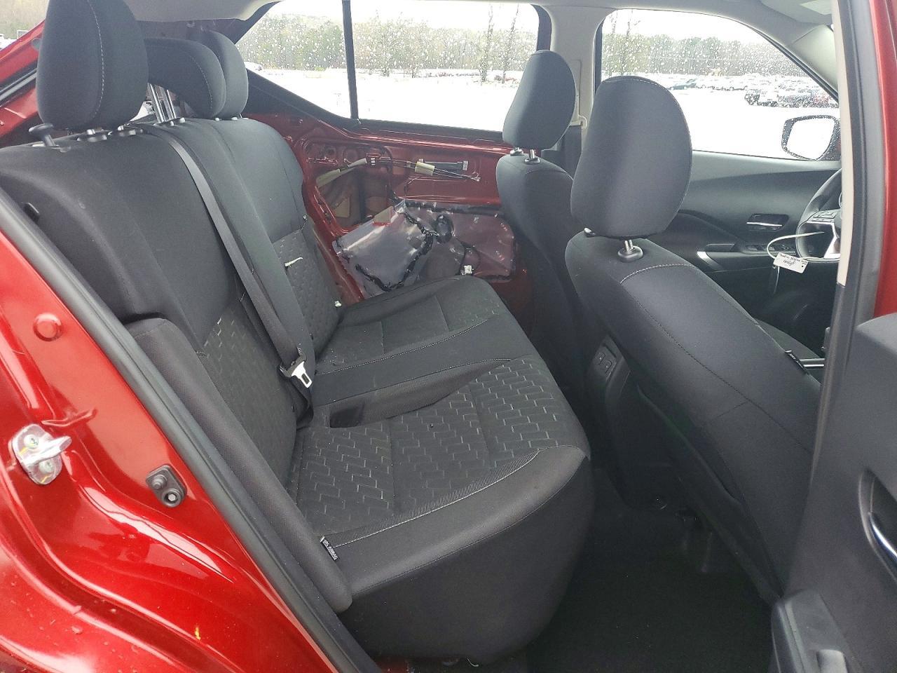 2024 NISSAN KICKS