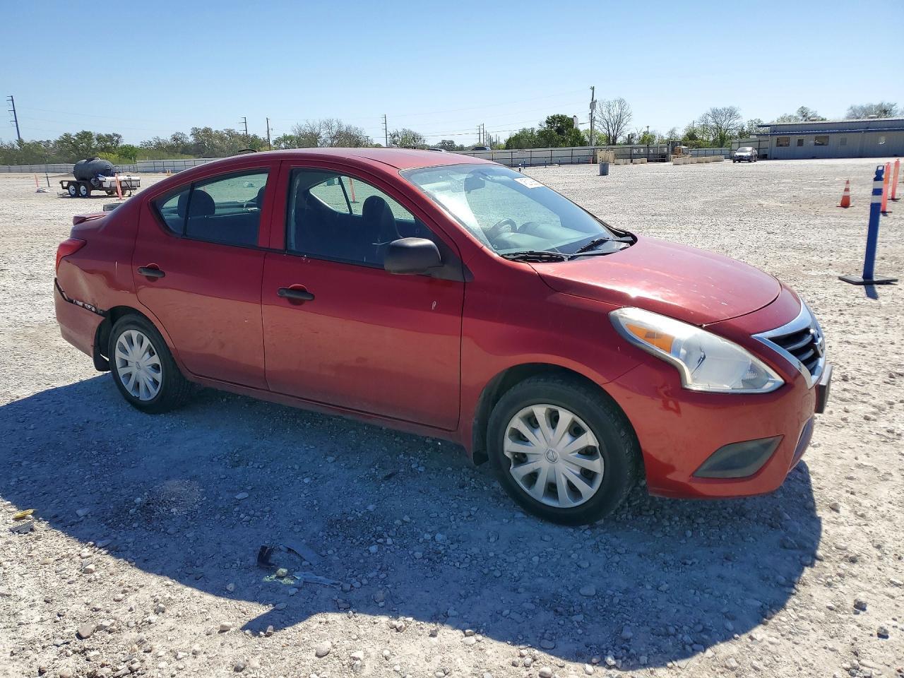2015 NISSAN VERSA