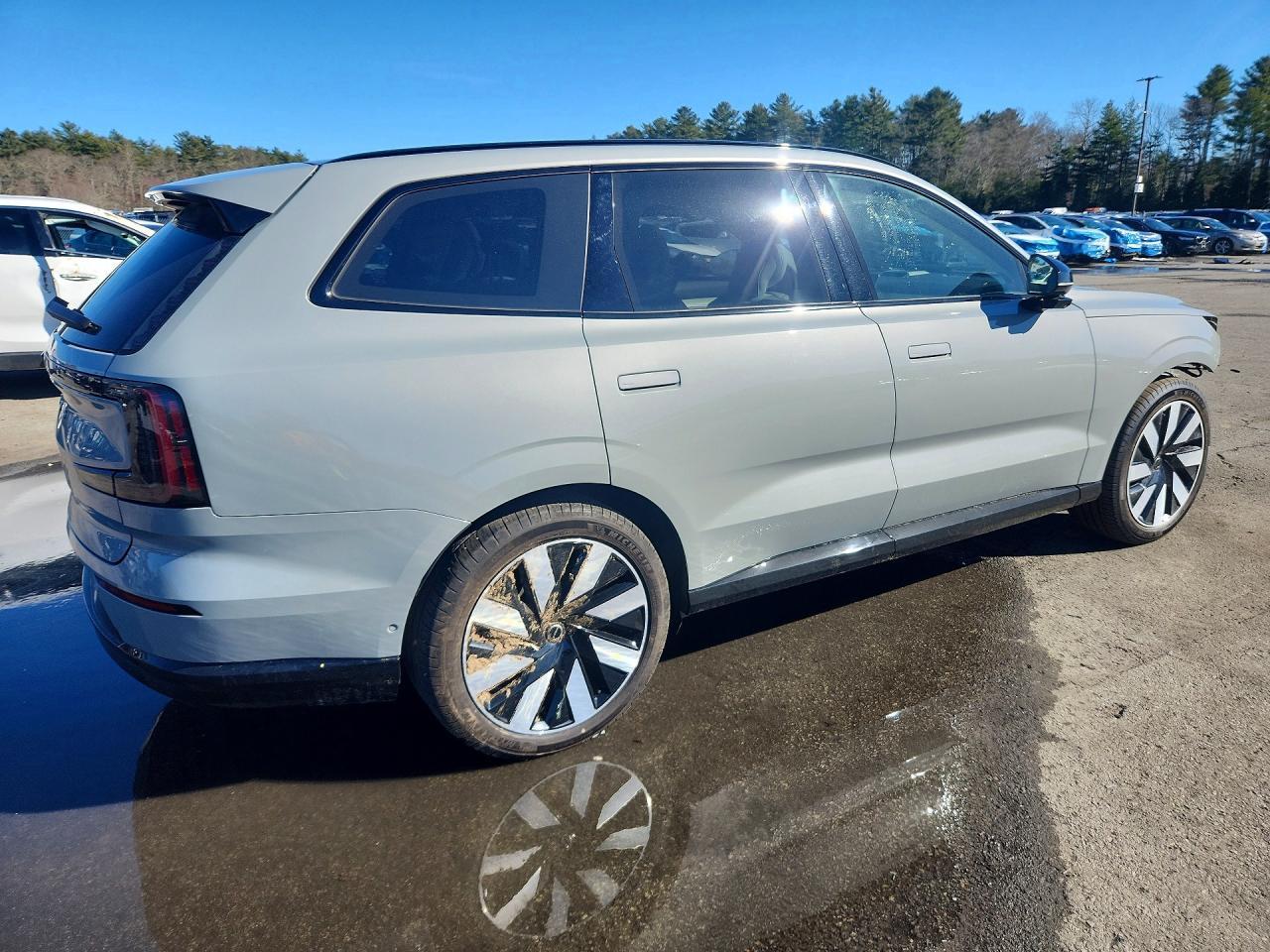 2025 VOLVO Ex90