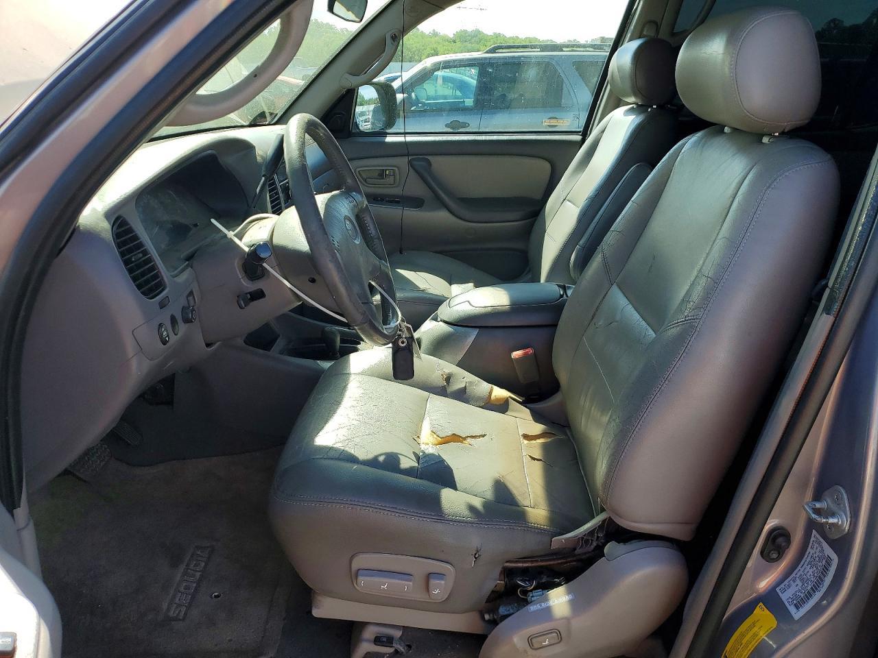 2001 TOYOTA Sequoia