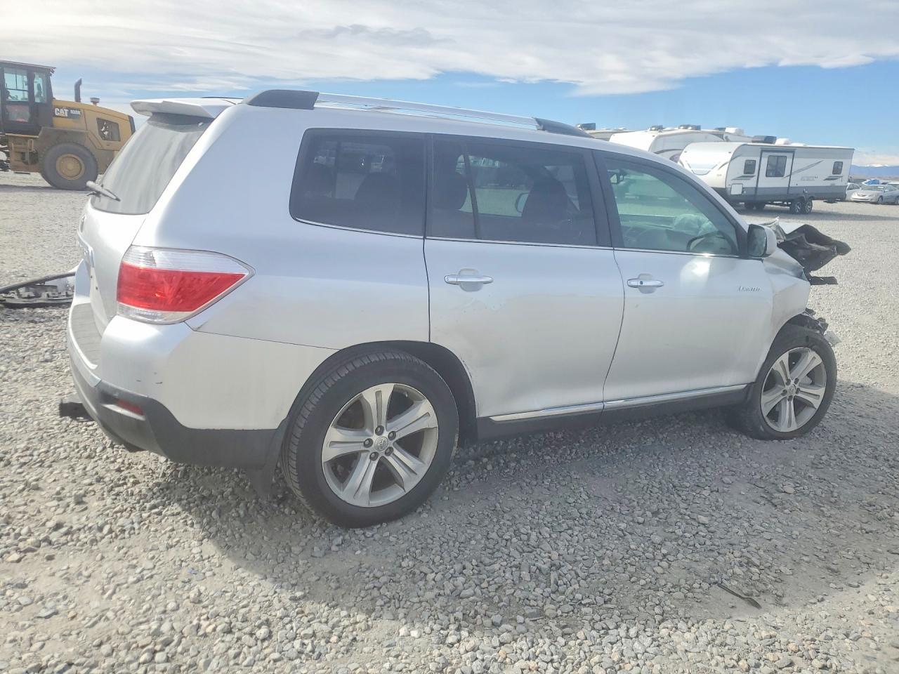 2013 TOYOTA HIGHLANDER
