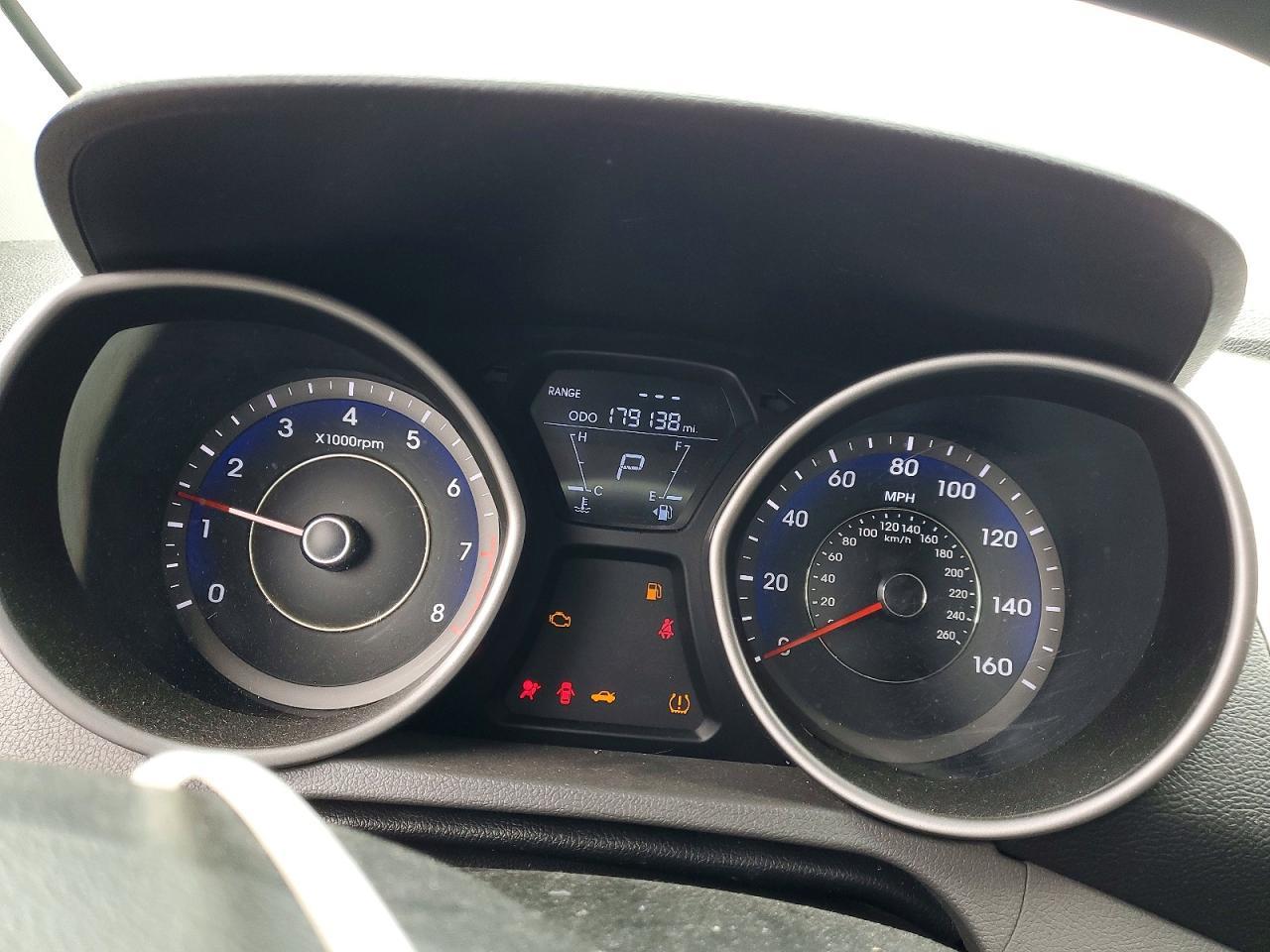 2012 HYUNDAI ELANTRA