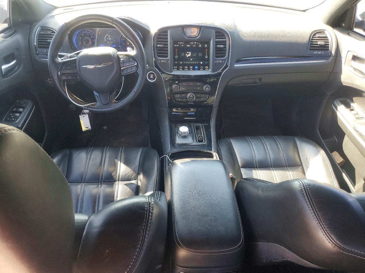 2019 CHRYSLER 300