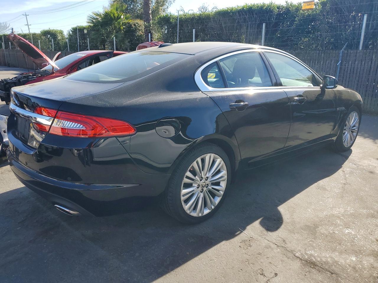 2012 JAGUAR XF