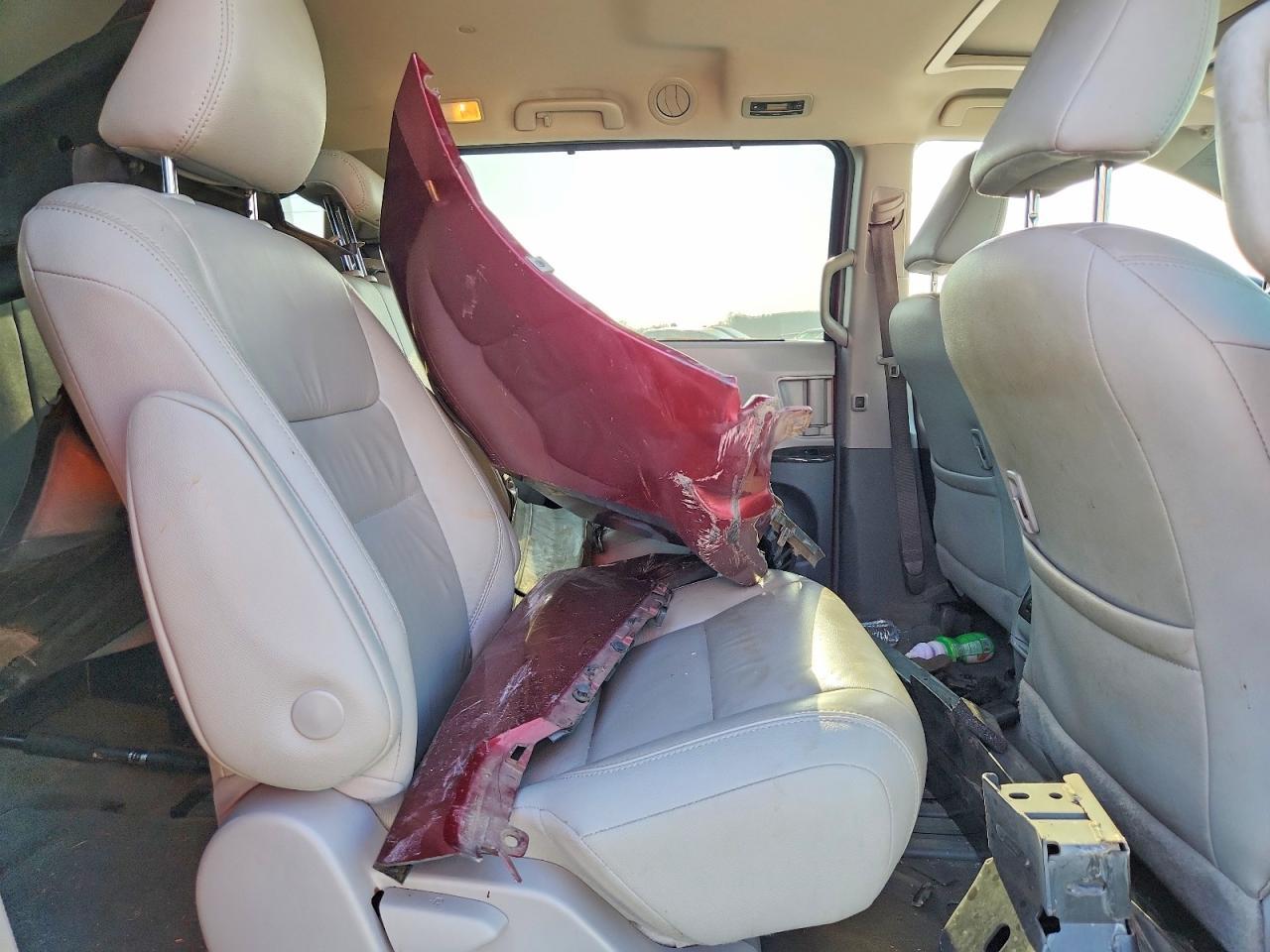 2018 TOYOTA SIENNA