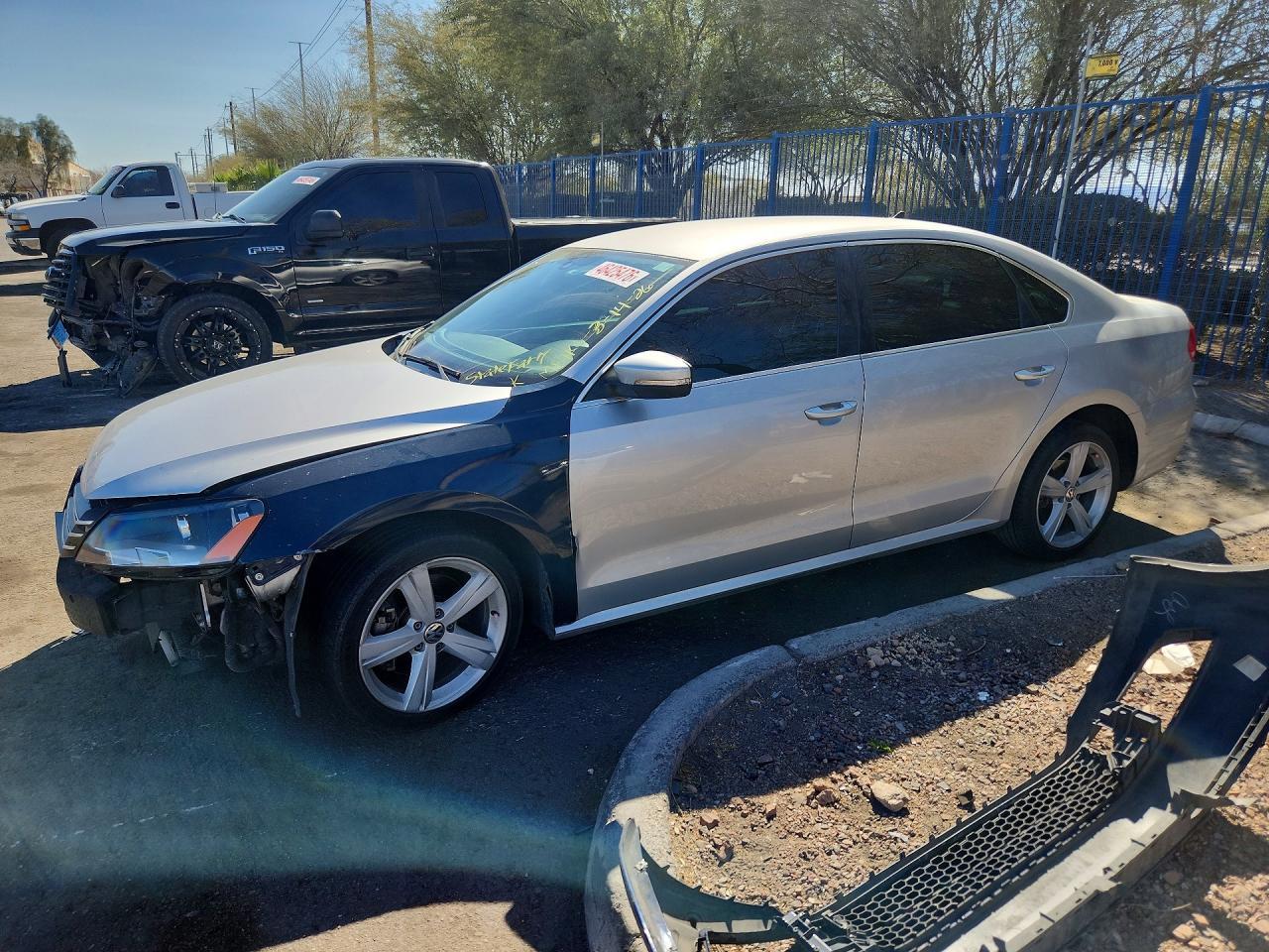 2015 VOLKSWAGEN Passat