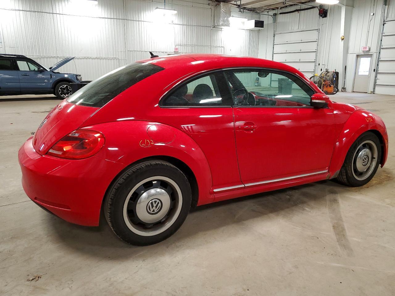 2012 VOLKSWAGEN Beetle