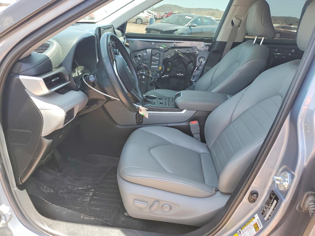 2022 TOYOTA HIGHLANDER