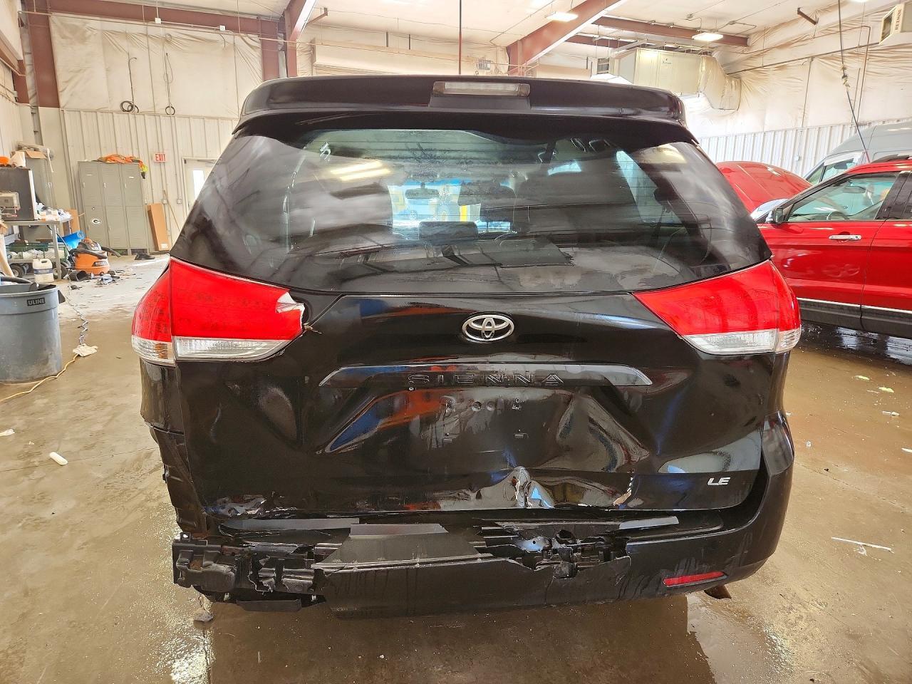 2014 TOYOTA SIENNA