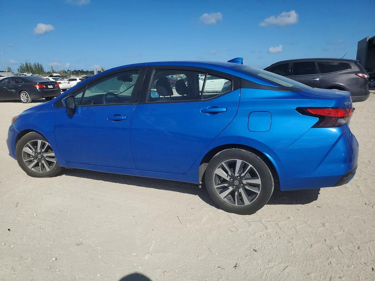 2022 NISSAN VERSA