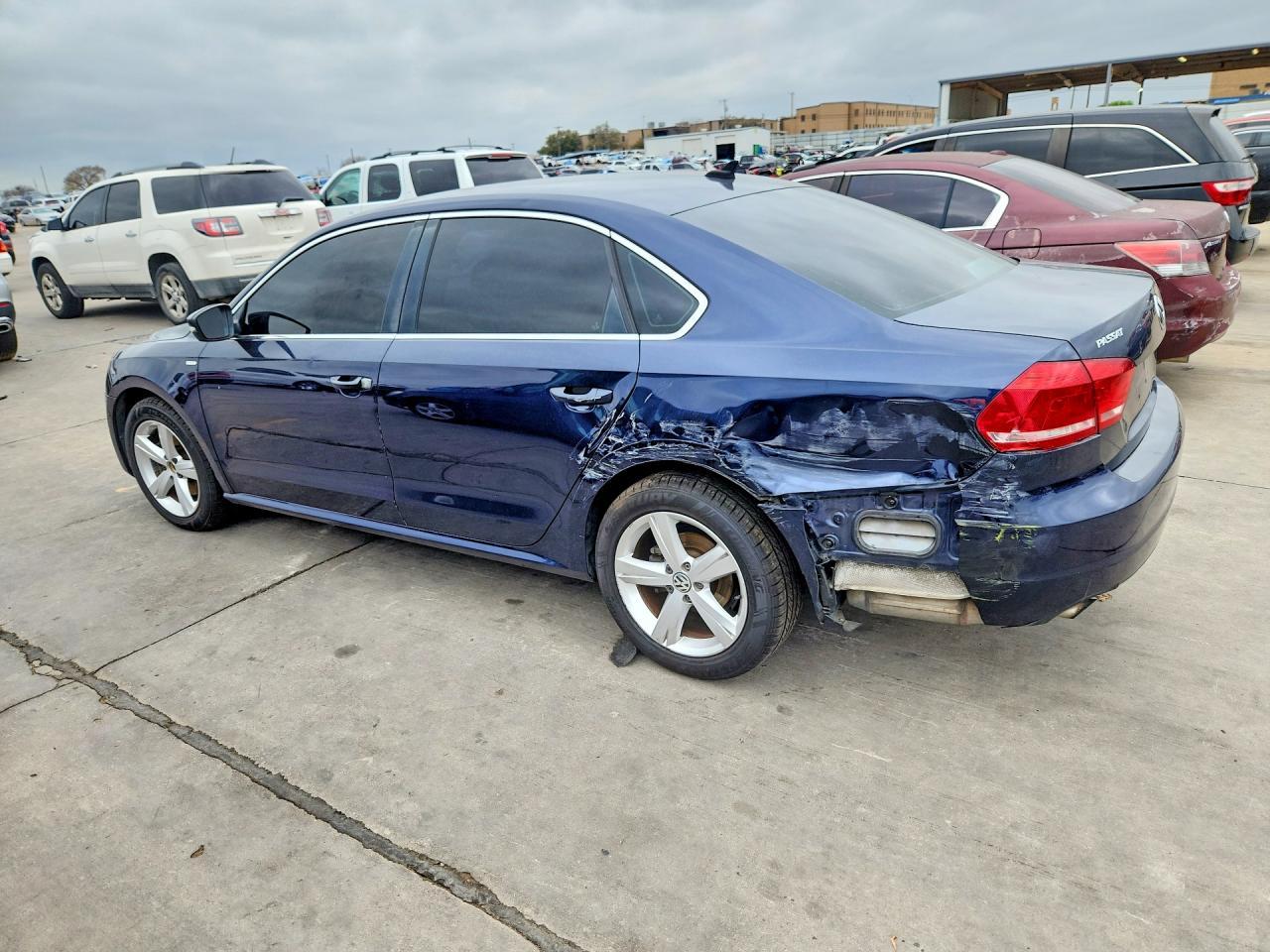 2014 VOLKSWAGEN Passat