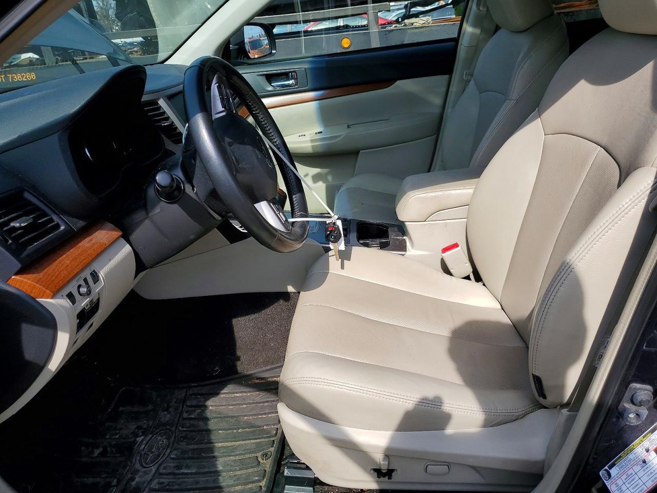 2013 SUBARU Outback