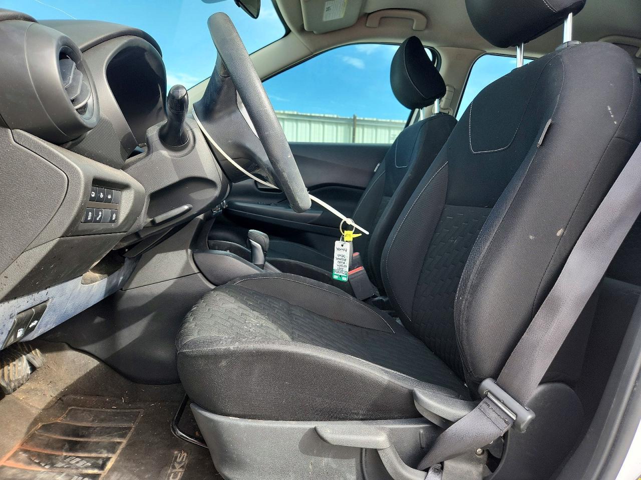 2021 NISSAN KICKS