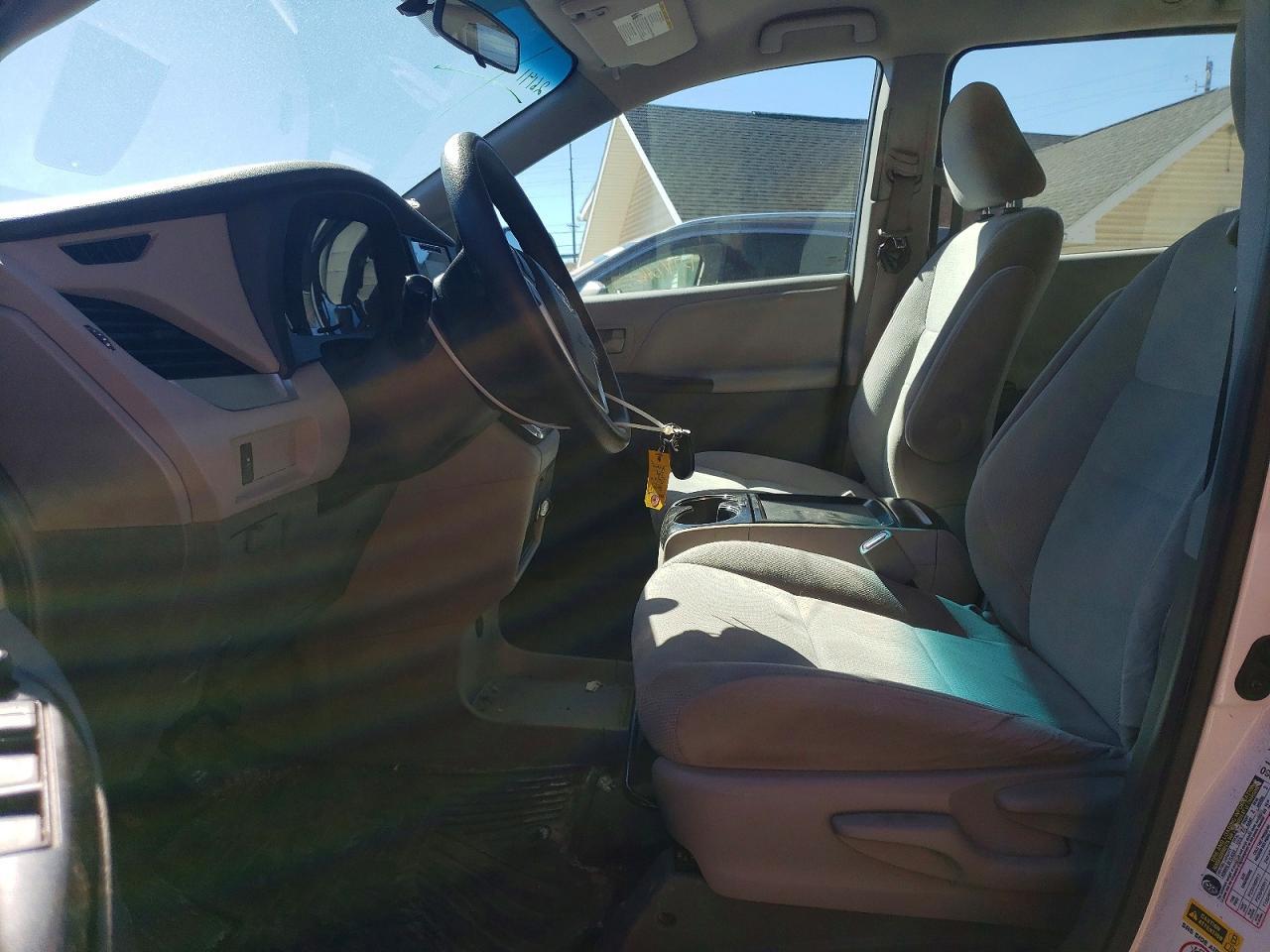 2015 TOYOTA SIENNA