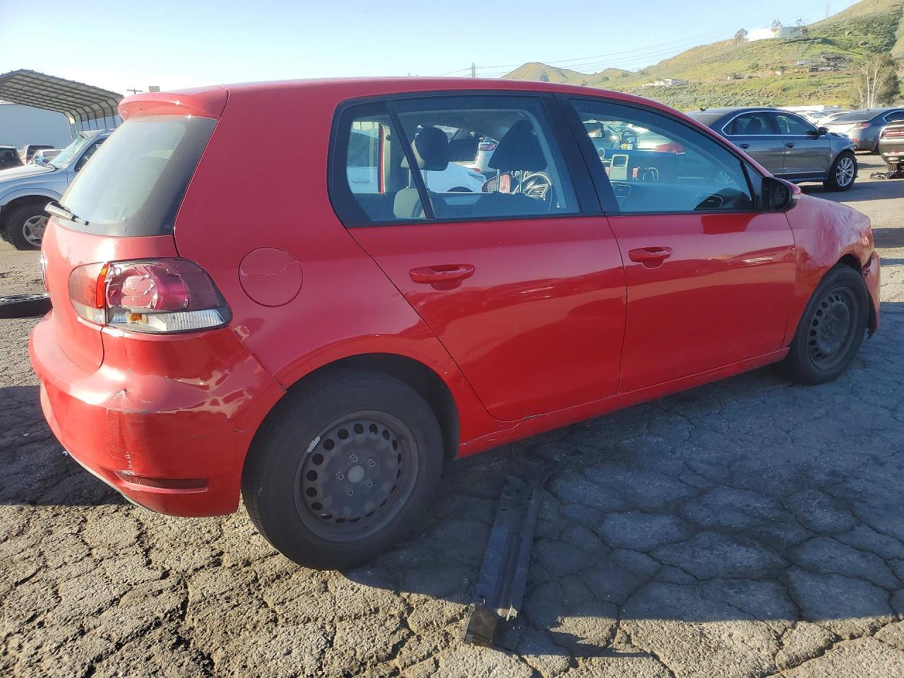 2011 VOLKSWAGEN GOLF
