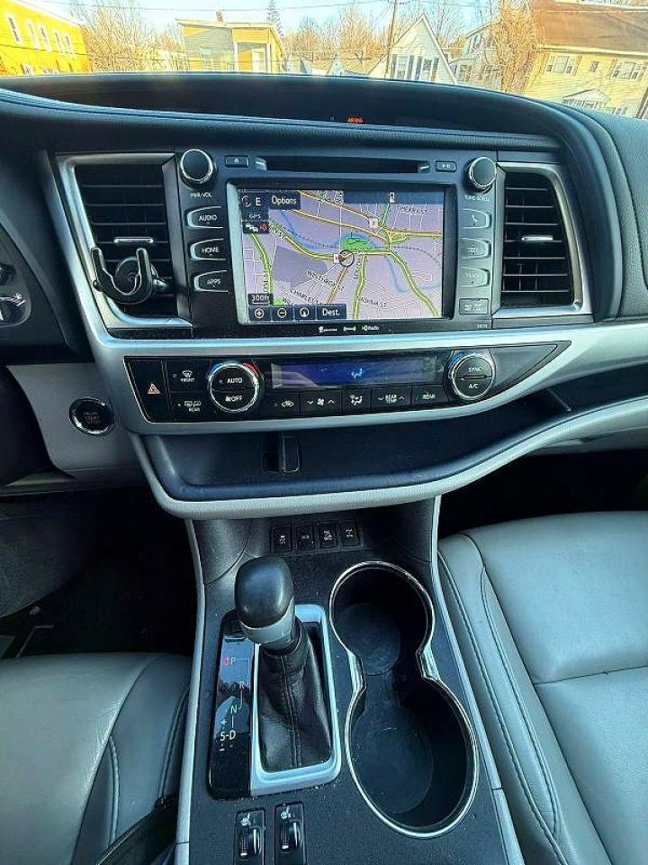 2017 TOYOTA HIGHLANDER