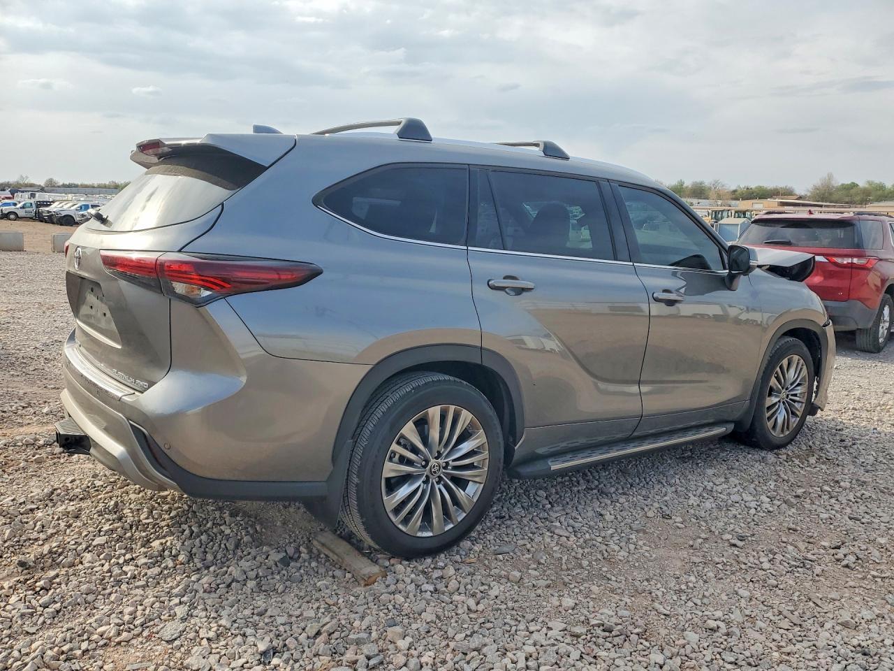 2025 TOYOTA HIGHLANDER