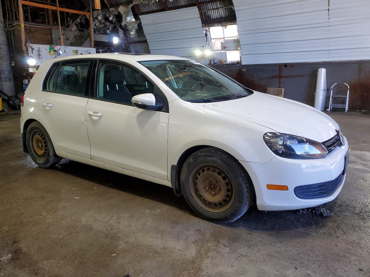 2014 VOLKSWAGEN GOLF