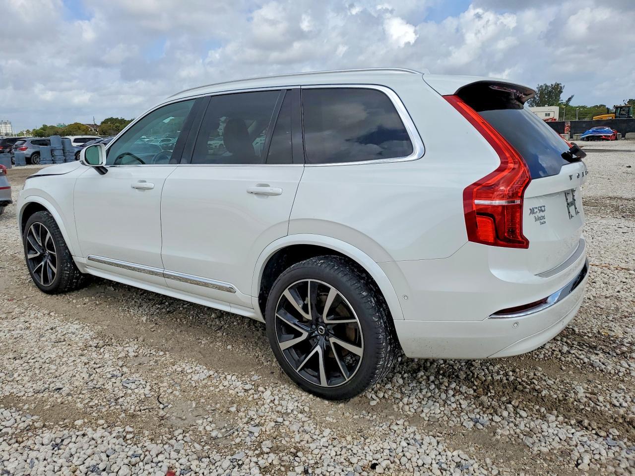 2024 VOLVO XC90