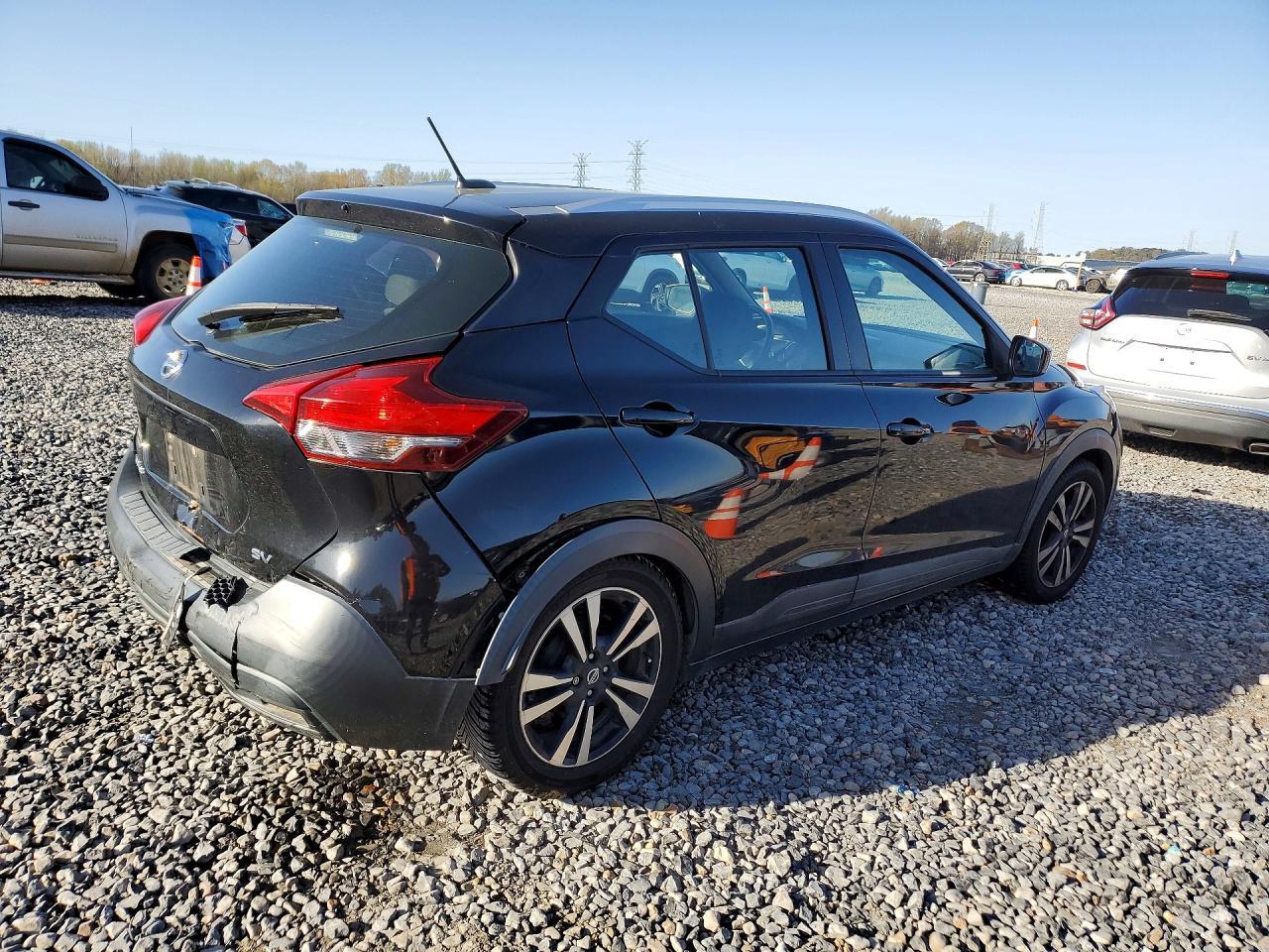 2019 NISSAN KICKS