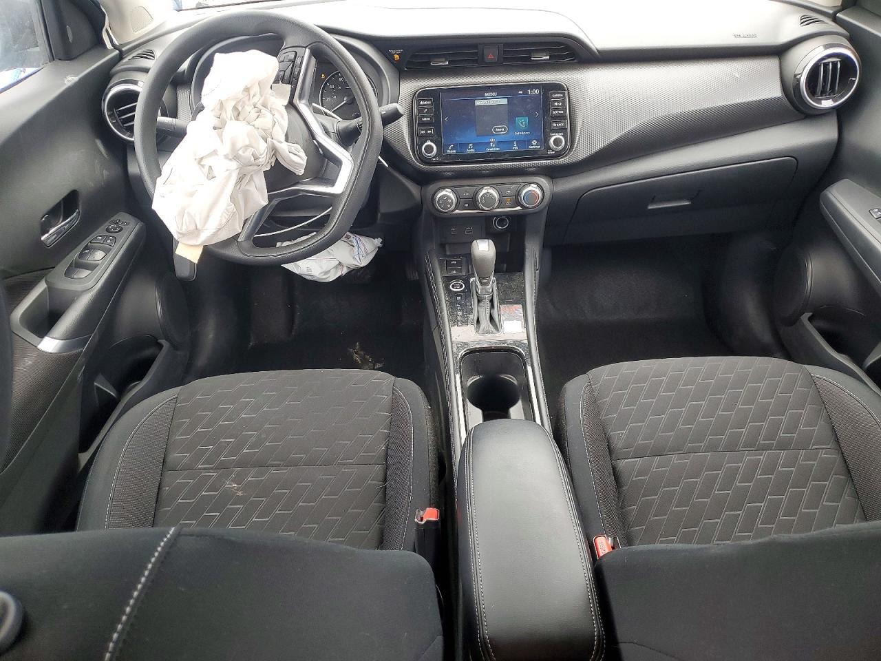 2024 NISSAN KICKS
