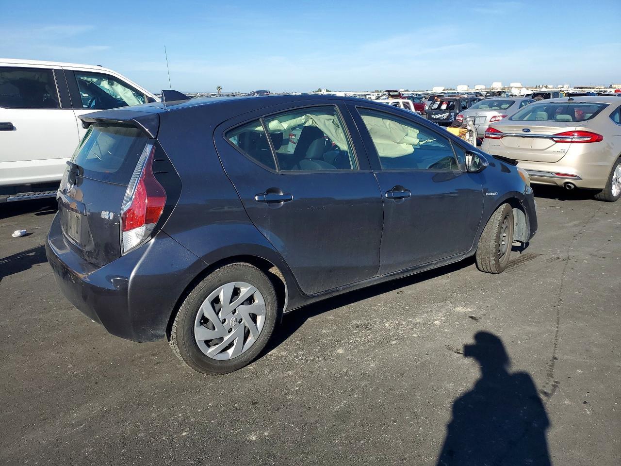 2015 TOYOTA Prius c