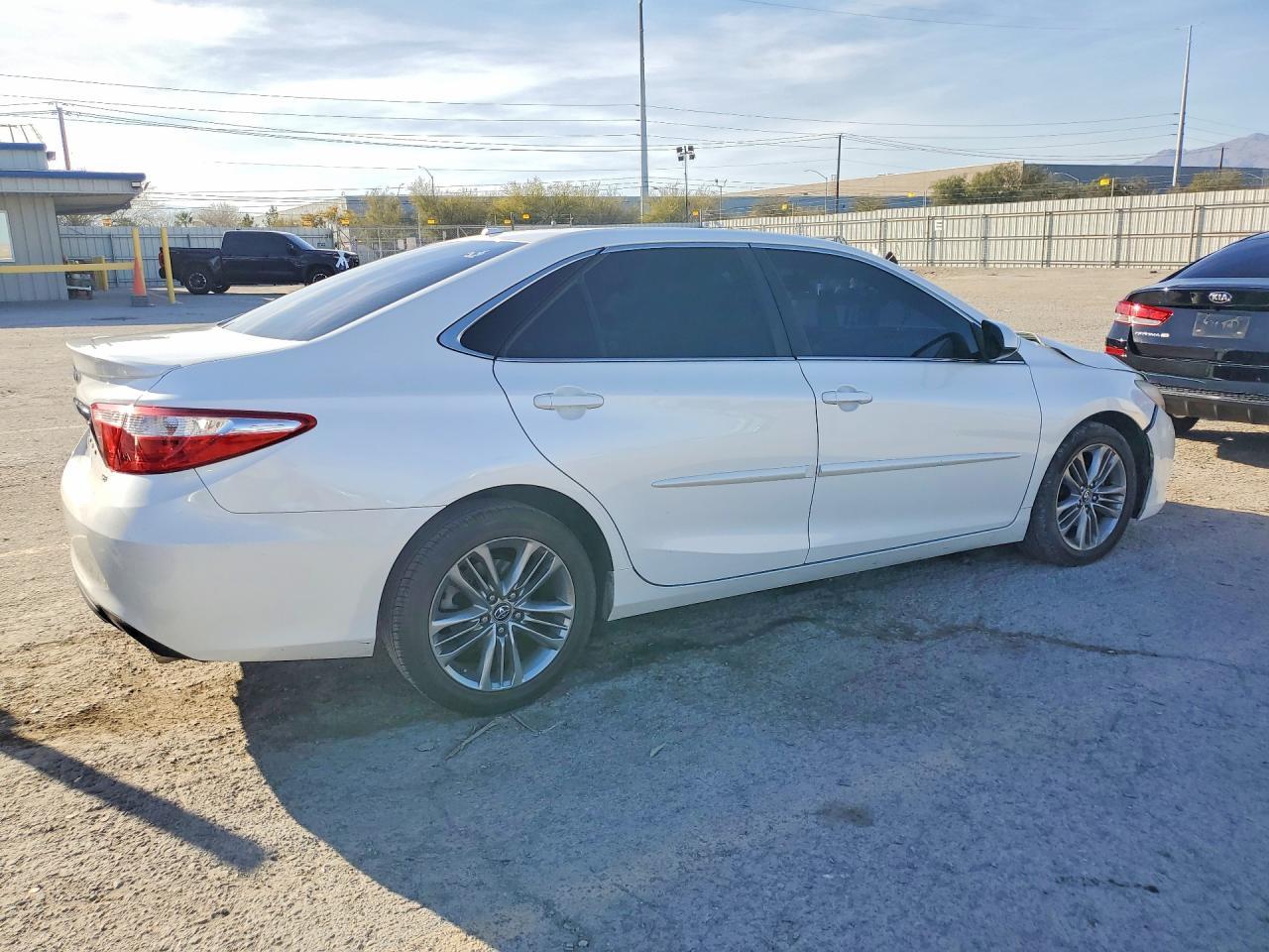 2017 TOYOTA CAMRY