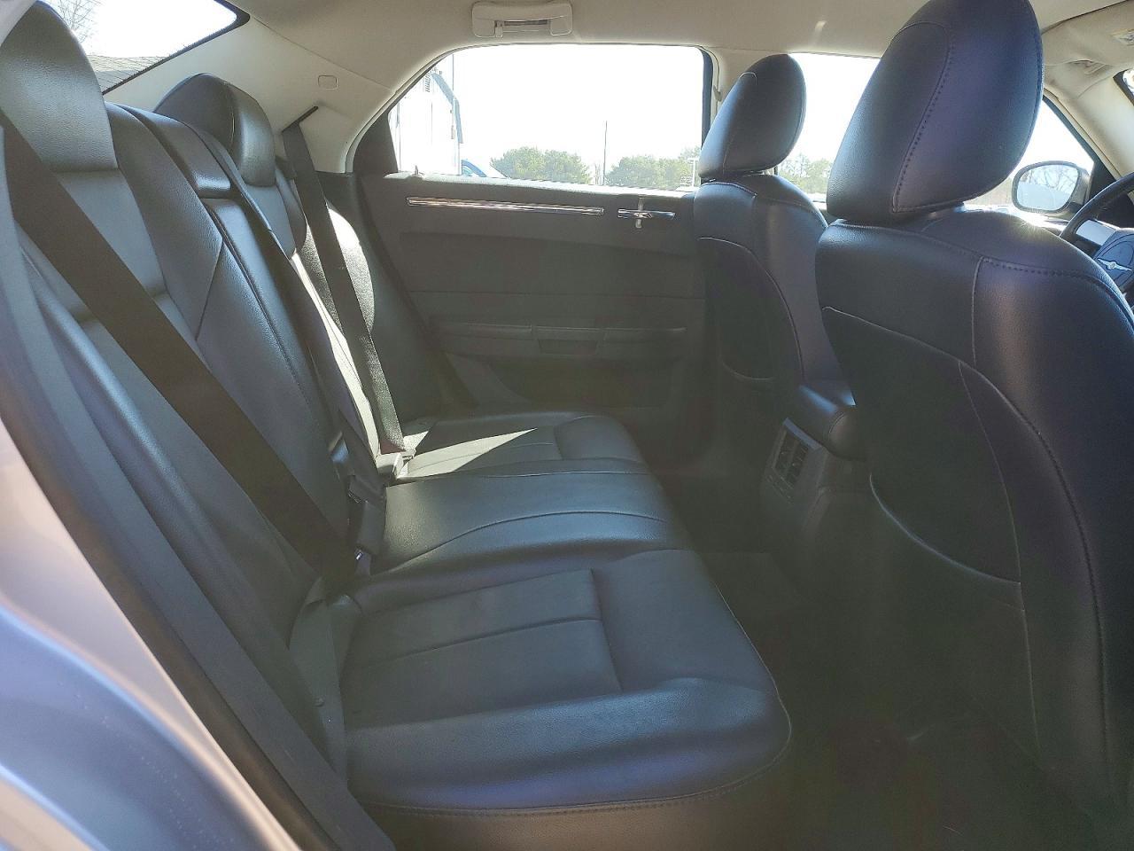 2010 CHRYSLER 300