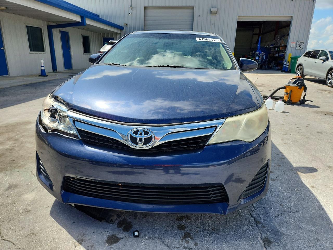 2014 TOYOTA CAMRY
