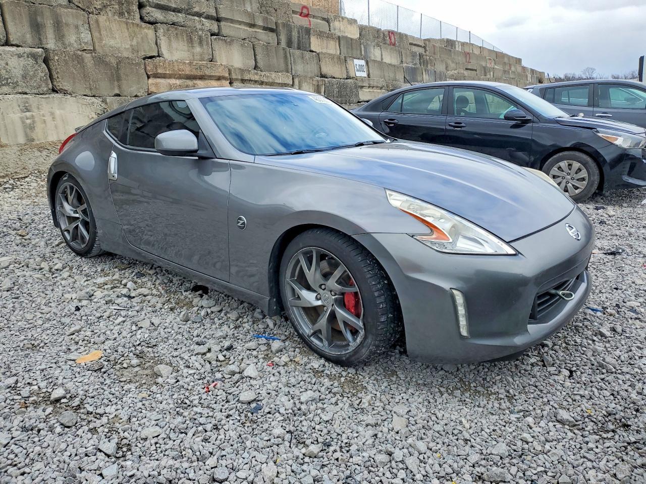 2015 NISSAN 370Z