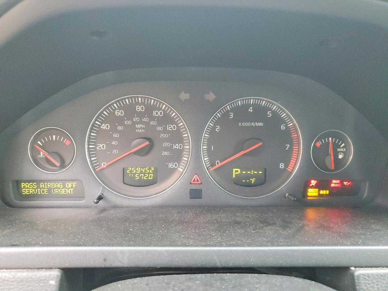 2005 VOLVO XC90