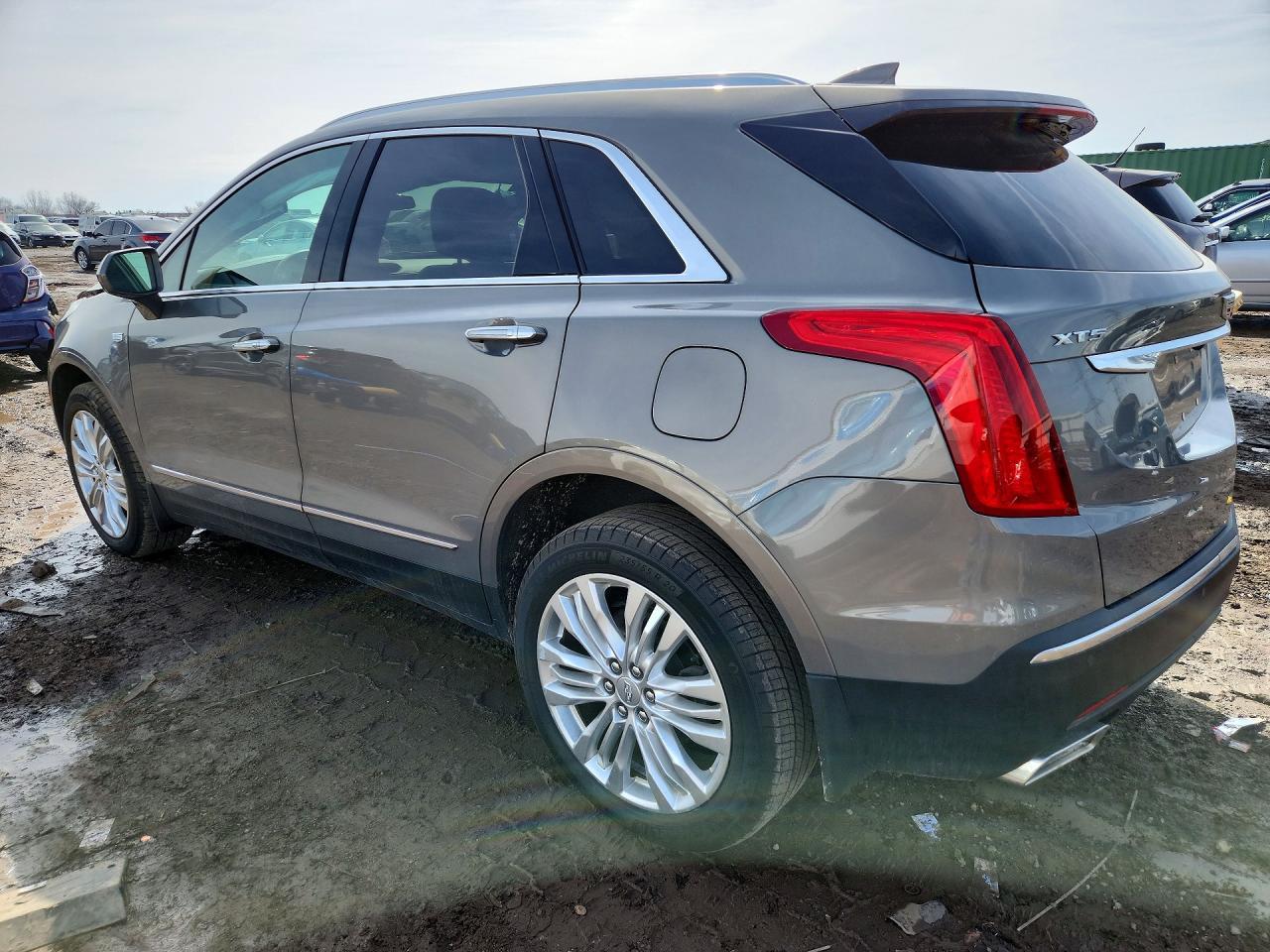 2017 CADILLAC XT5