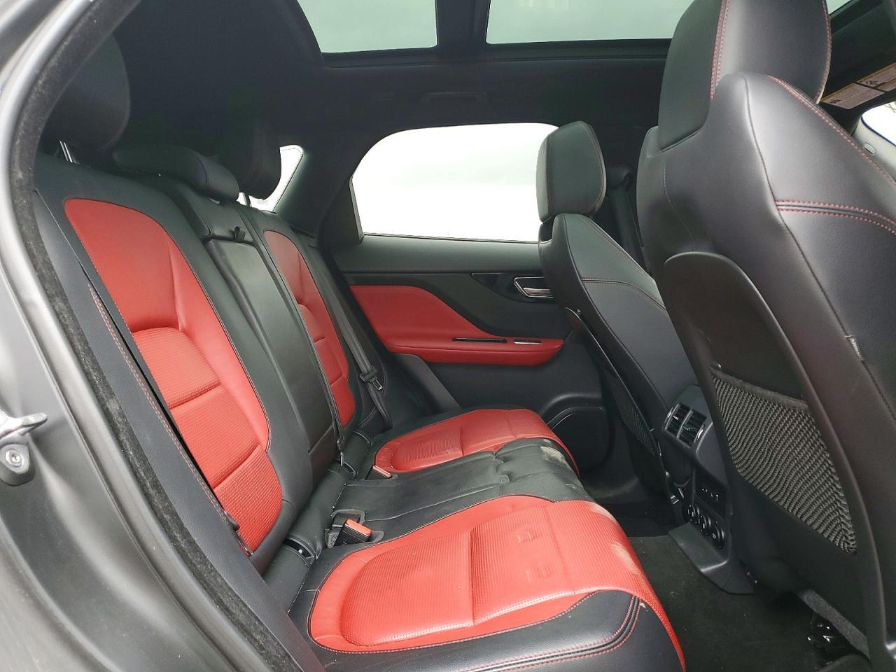 2017 JAGUAR F-Pace