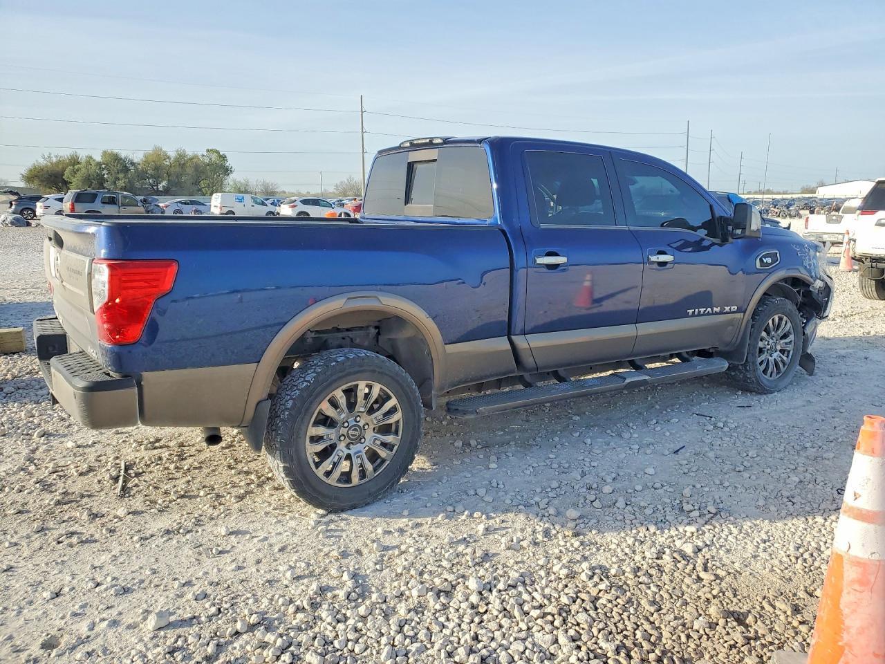 2017 NISSAN Titan