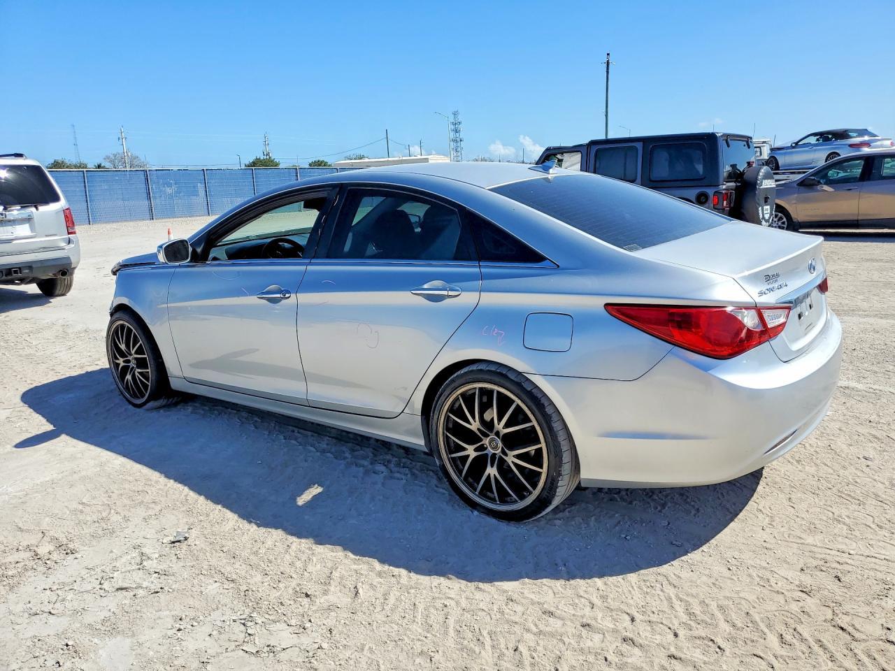 2013 HYUNDAI SONATA