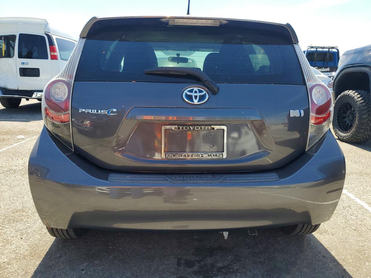 2014 TOYOTA Prius c
