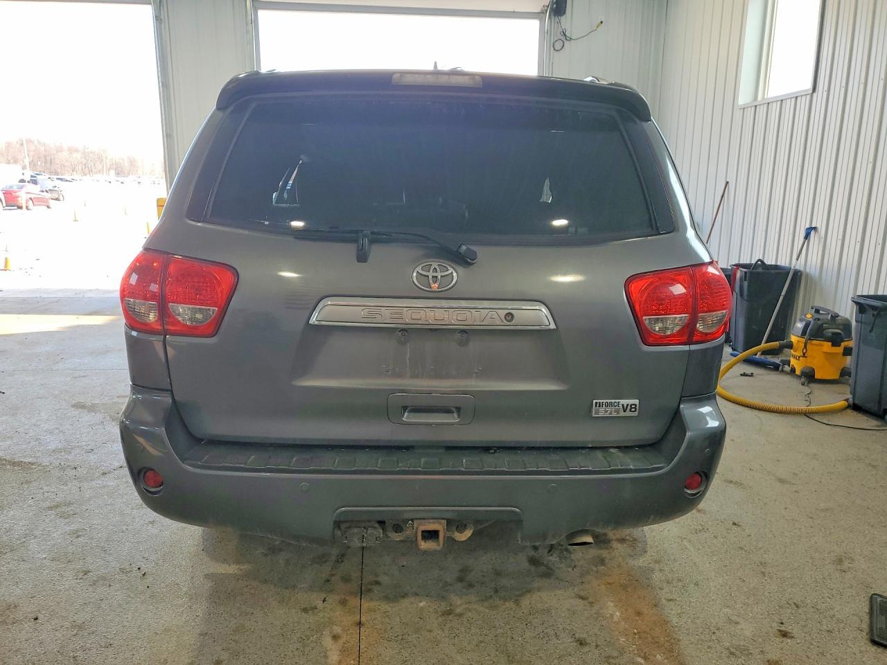 2012 TOYOTA Sequoia